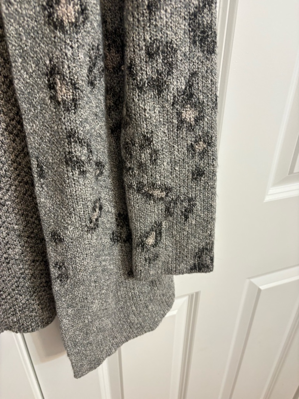 Cato Open-Front Gray Leopard Print Knit Cardigan - Picture 6 of 9